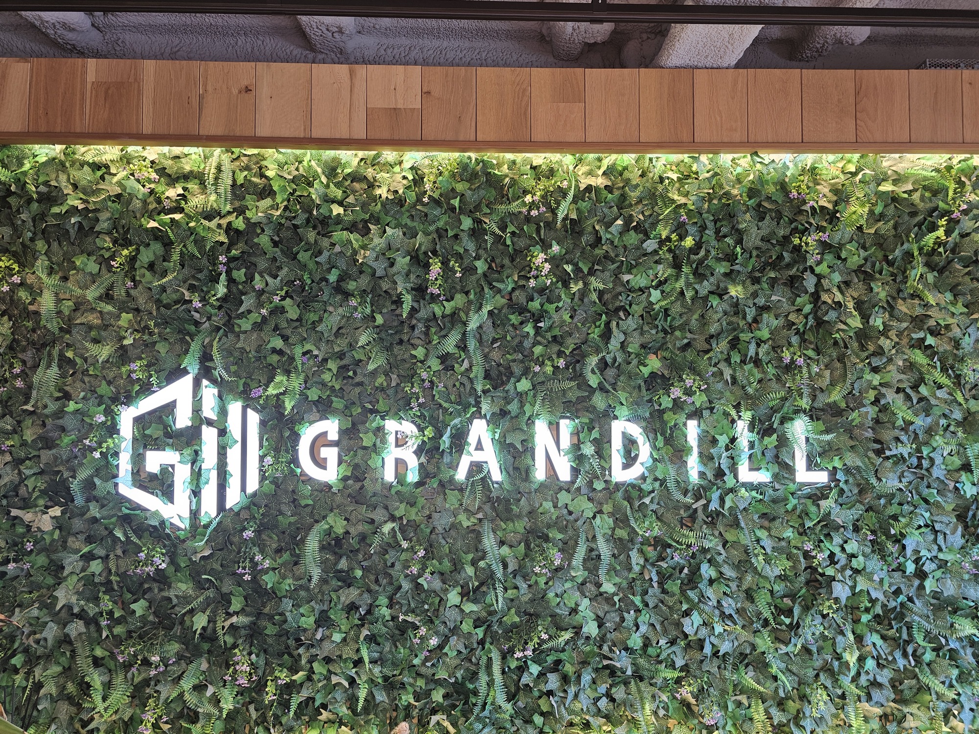 株式会社 GRANDILL